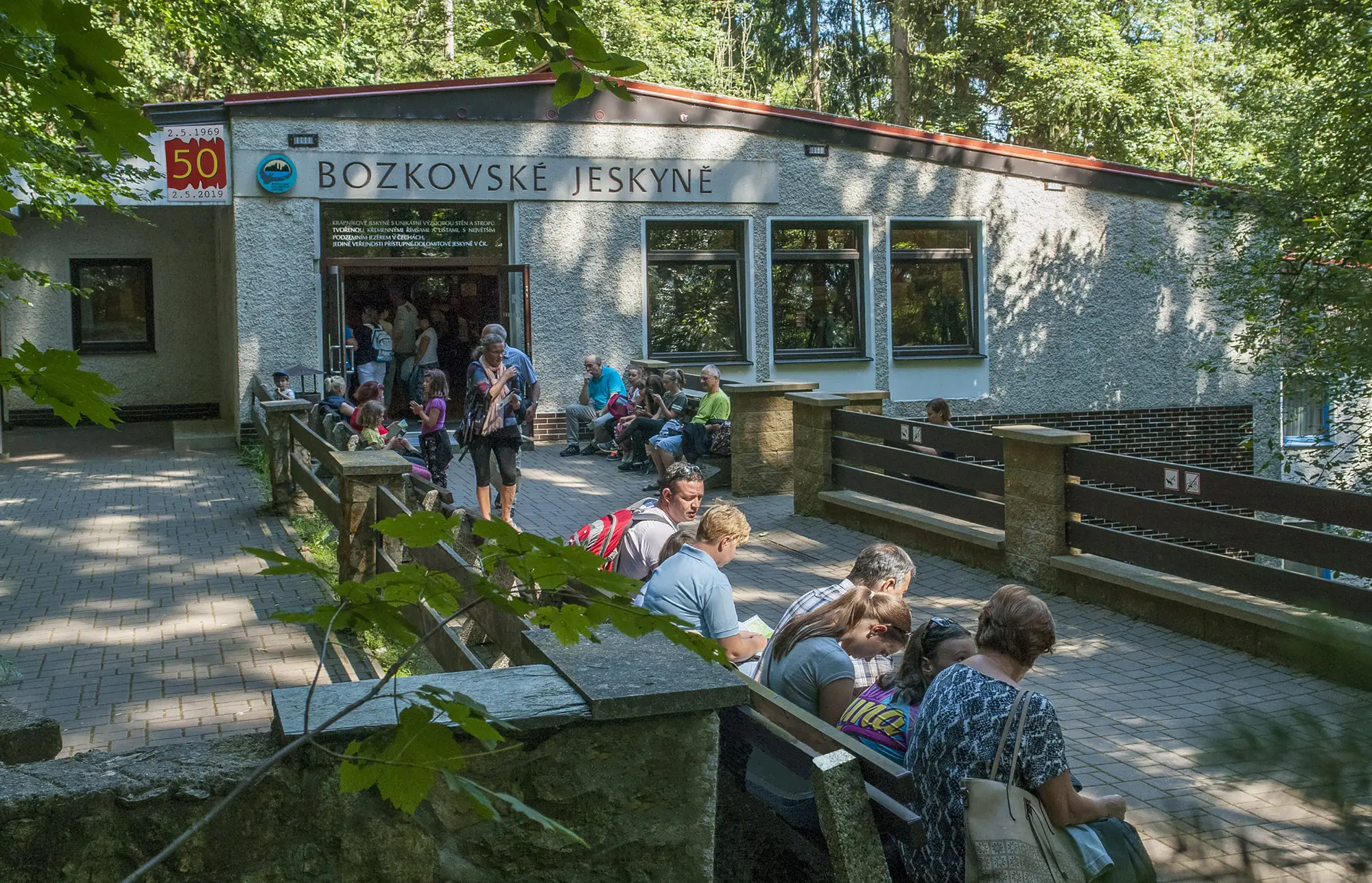 Budova Bozkovských dolomitových jeskyní